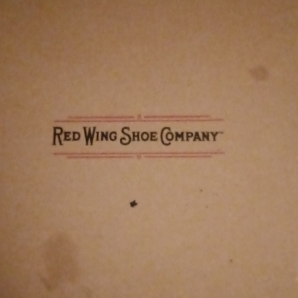 Red wing shoe company - Picture 1 of 9